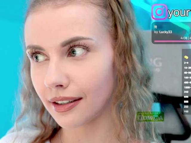 Offline -VikkiL0vesCheese- on BongaCams
