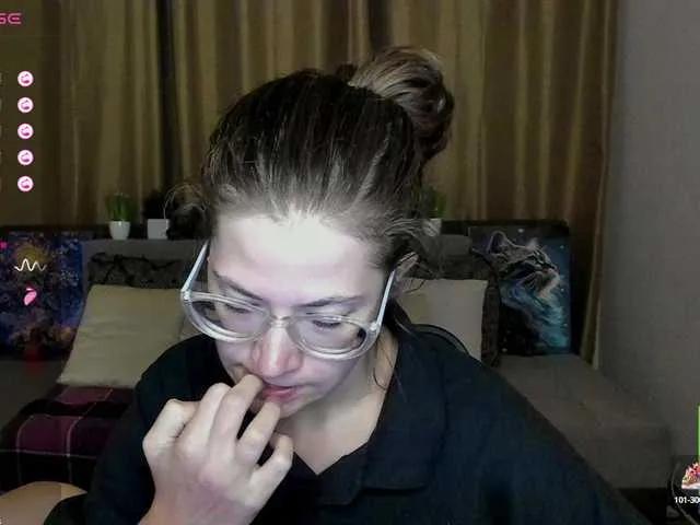 Freechat Aliciafolow009 on BongaCams