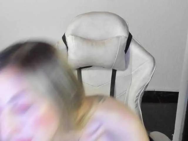 Offline AndreinaSuann on BongaCams