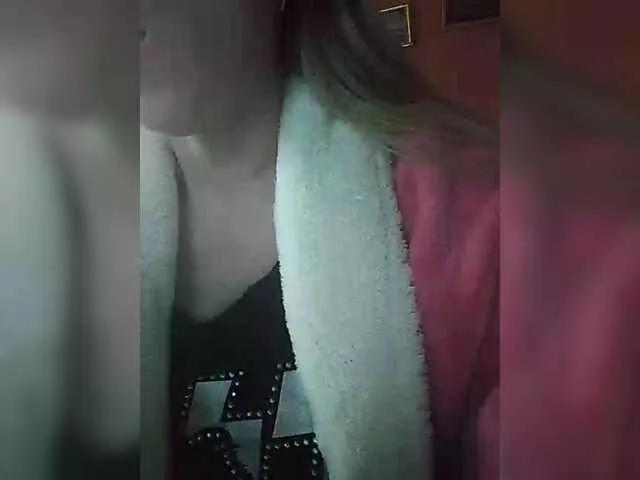 Offline Angelinamik on BongaCams