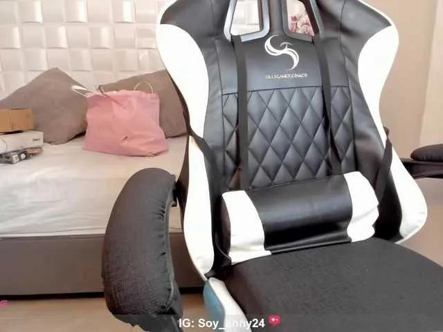 Offline anny-rouse24 on BongaCams