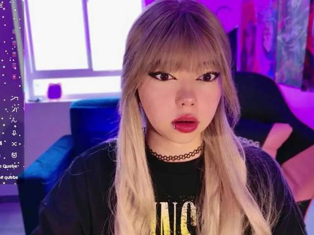 Offline arieyaraa on BongaCams