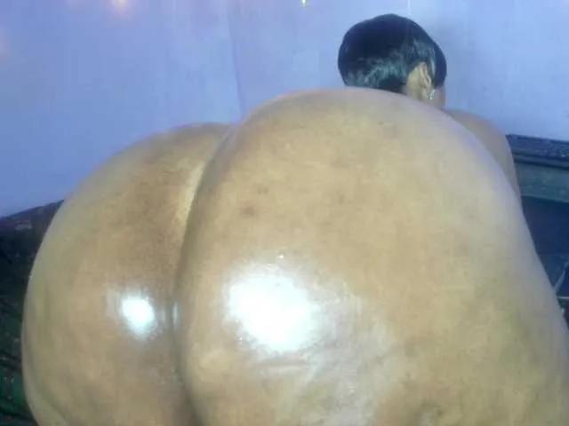 Freechat Big-Ass-Wilma on BongaCams