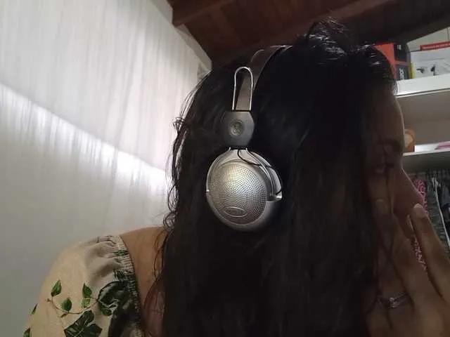 Offline Bombonzin on BongaCams