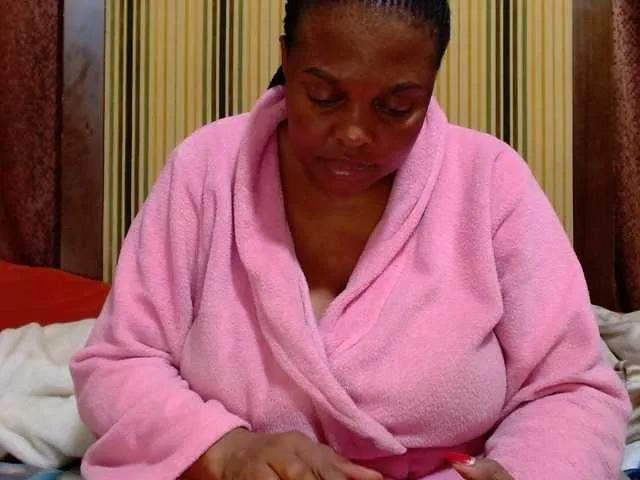 Freechat Busttyebony19 on BongaCams