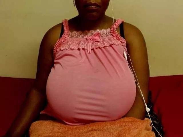 Freechat BustyBabeXX on BongaCams