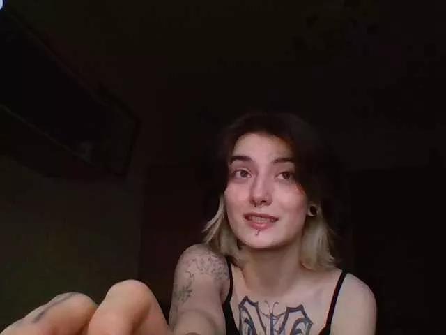 Offline CandyLola on BongaCams