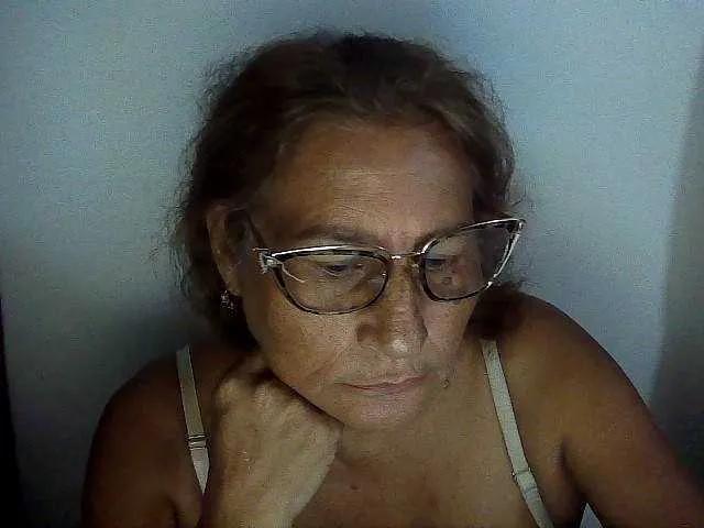 Offline charrysexy on BongaCams