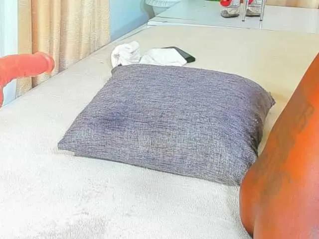 Freechat Deliciousbizt on BongaCams