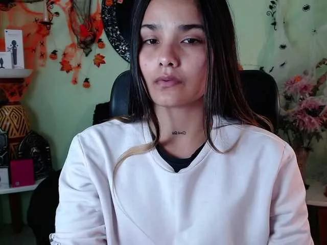 Freechat DestinyHills on BongaCams