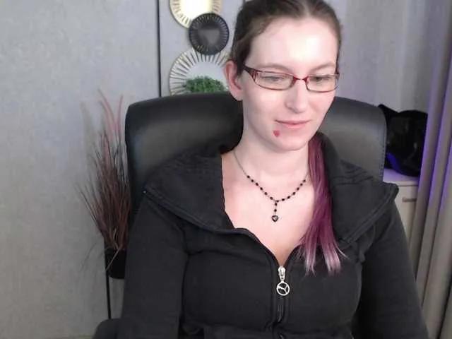Offline EmmaHeart on BongaCams
