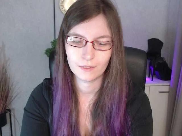 Offline EmmaHeart on BongaCams