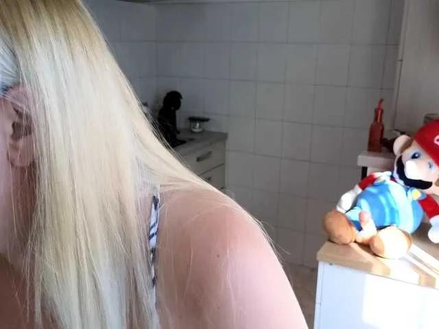 Offline Evalogan24 on BongaCams