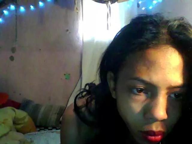 Freechat HotLunah on BongaCams