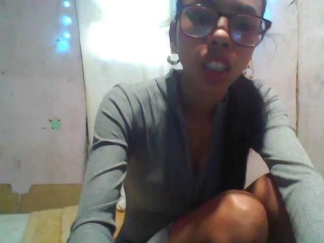 Freechat HotLunah on BongaCams