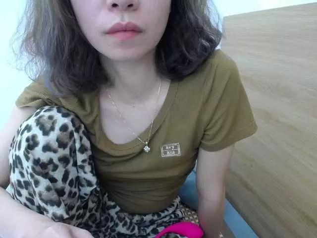 Freechat HotQueen93 on BongaCams