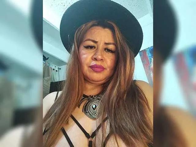 Freechat isabellacen on BongaCams