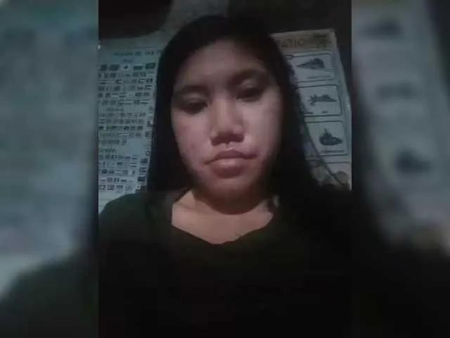 Offline JuicyKittie on BongaCams