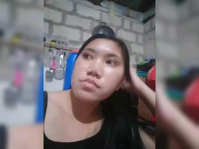 Offline JuicyKittie on BongaCams