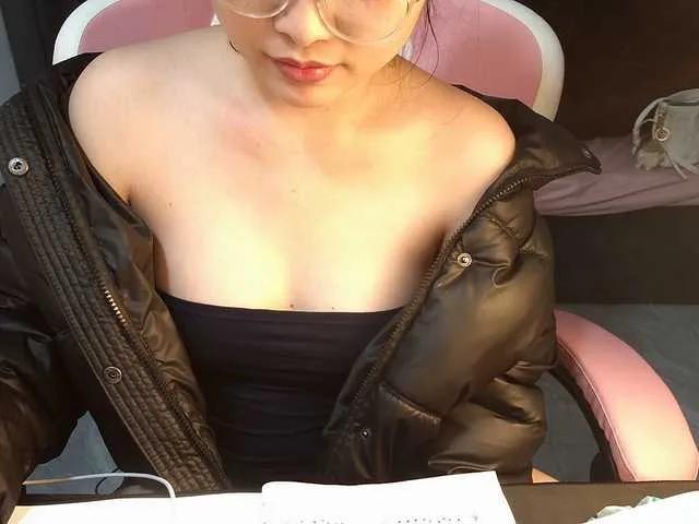 Offline Julia98 on BongaCams