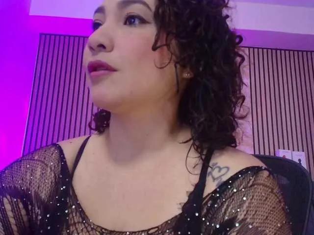 Offline juliramirez2 on BongaCams
