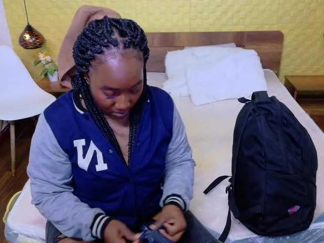 Freechat kiara-evanss on BongaCams