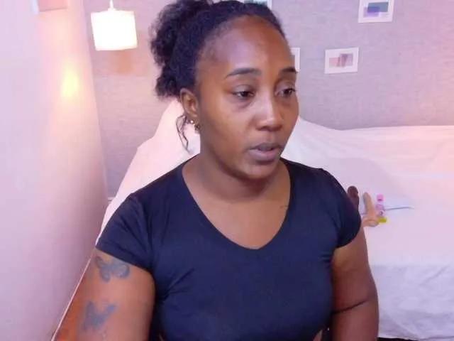 Freechat kiara-evanss on BongaCams