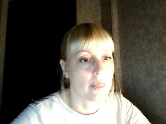 Offline krisss2016 on BongaCams