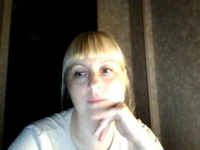 Offline krisss2016 on BongaCams