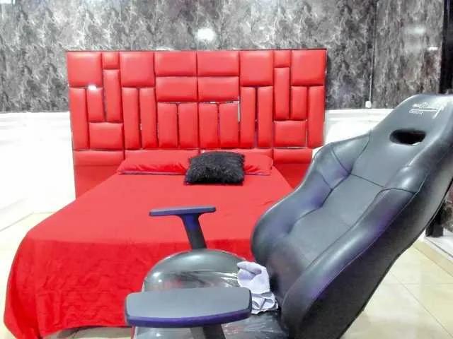 Freechat Ladyxmilf on BongaCams