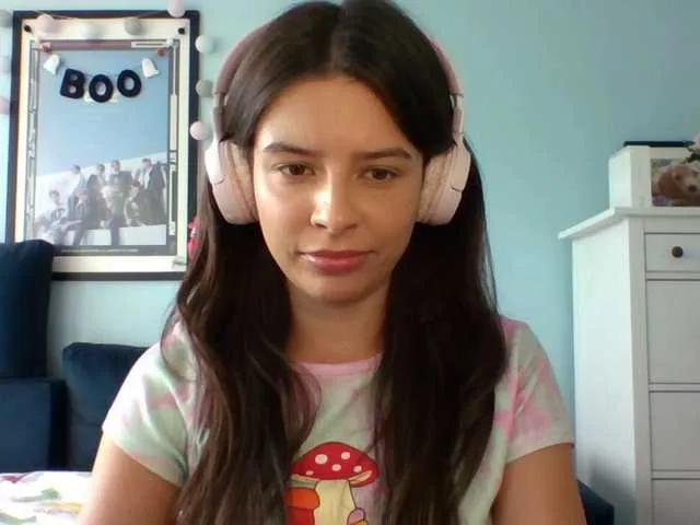 Offline Larice on BongaCams