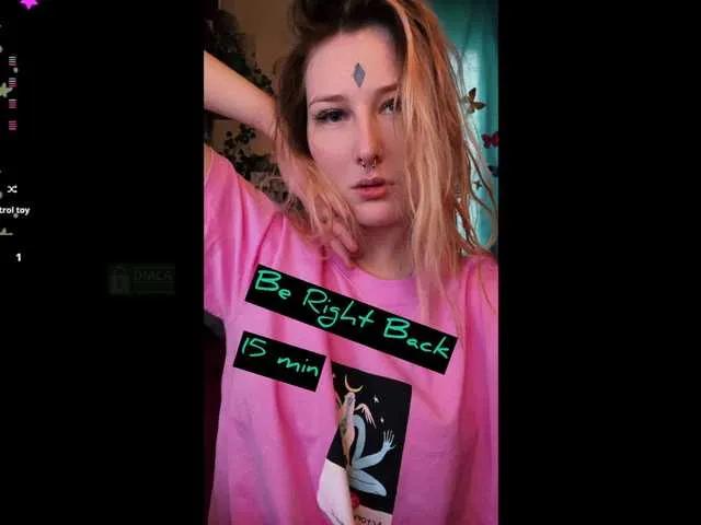 LaurenLex — Energy, eye contact, confidence, a genuine smile, and good vibes. I love when someone connects with me on an emotional level, not just physical.