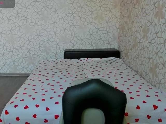 LissaCristal — Mind, sense of humor, men who know how to please a girl.