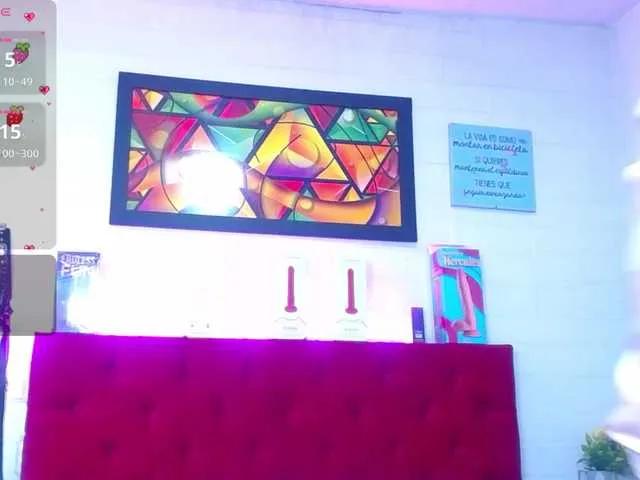 Offline louise-nails on BongaCams