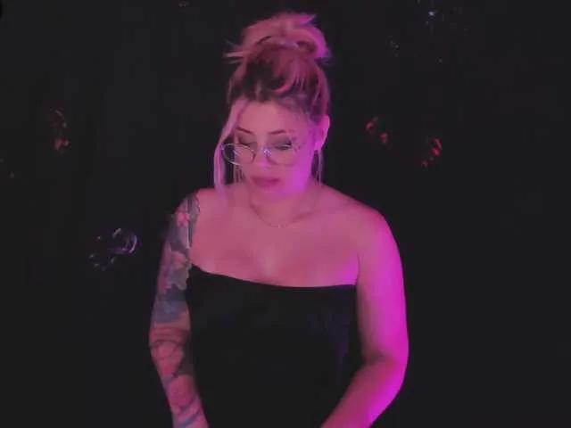 Freechat MadisonKane on BongaCams