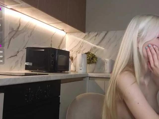 Offline Mary-Kitty on BongaCams