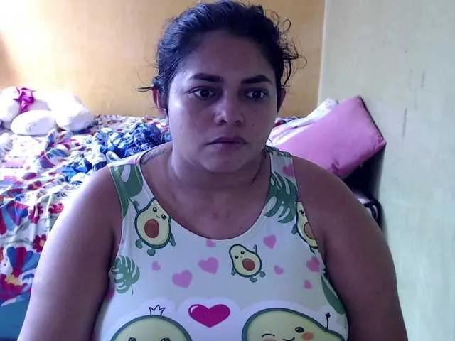 Freechat mia-naughty on BongaCams