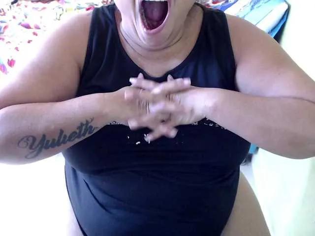 mia-naughty — I am excited by users who have a good vibe, who support my effort and time in front of the camera.