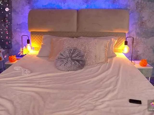 Offline MirandaHobbs on BongaCams