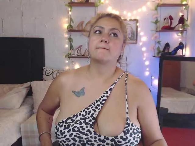 Freechat missrosariostepmoan on BongaCams