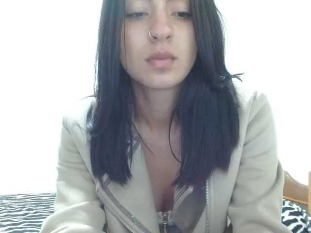 Natyglam — Me encienden las miradas intensas, las palabras atrevidas y la conexin real .

Intense eye contact, naughty words and real chemistry turn me on .