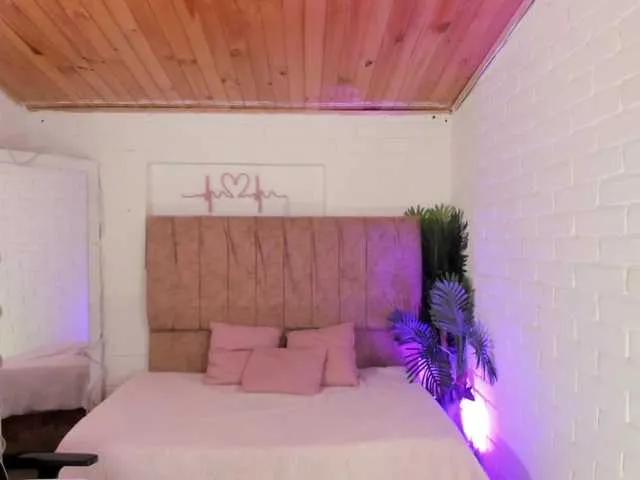 penelope-tay on BongaCams 