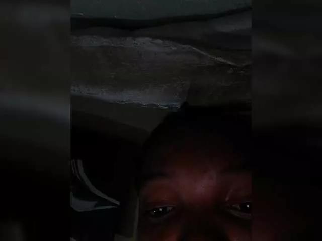 Offline Petitegoddess on BongaCams