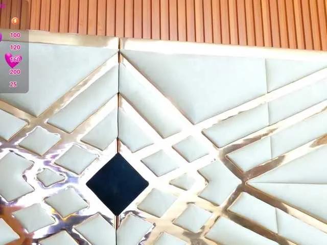 Freechat playfulcurvy on BongaCams