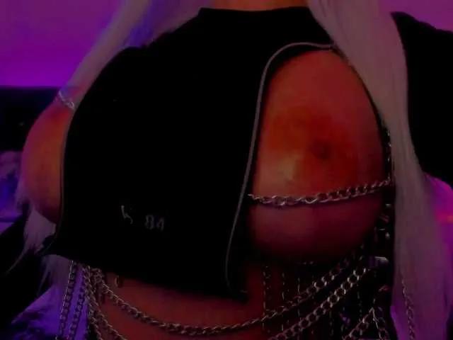 Freechat SashaBlue on BongaCams