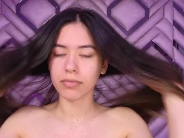 SashaCollinss on BongaCams 