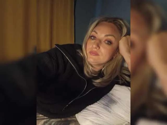 Offline Tanysha-1 on BongaCams