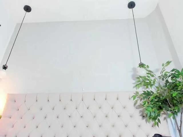 Offline Victoria-Coleman on BongaCams