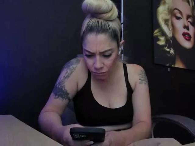 Freechat viktoria-davis on BongaCams