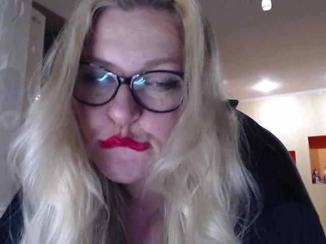 Freechat WifeyNusha on BongaCams